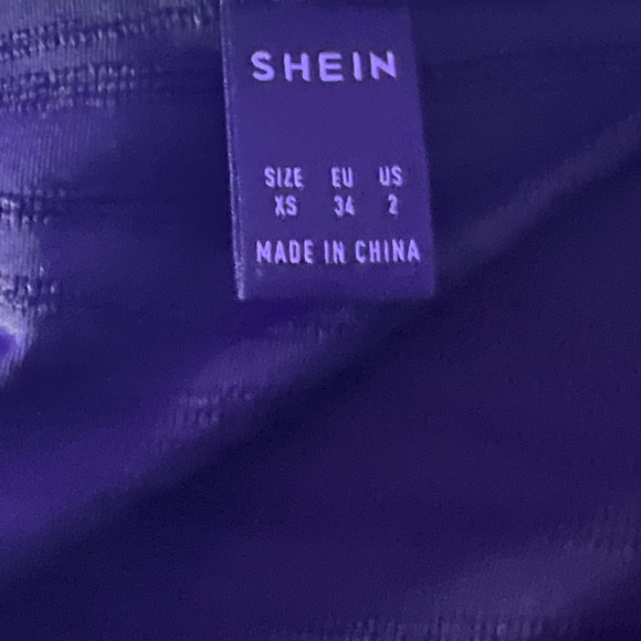 Black tie crop top 🖤 - Picture 2 of 5